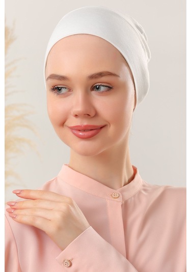 Tesettür Pratik Geçme Bone Beyaz Siyah