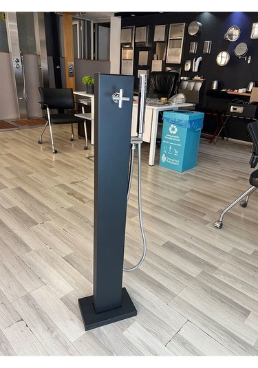 Kısa Bahçe Havuz Duşu Modeli