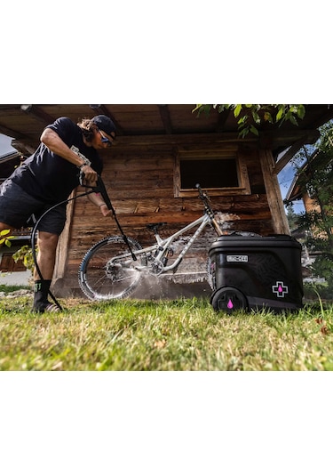 Muc-off Mobil Basınçlı Bisiklet Yıkama Seti +1l Nano Cleaner Siyah