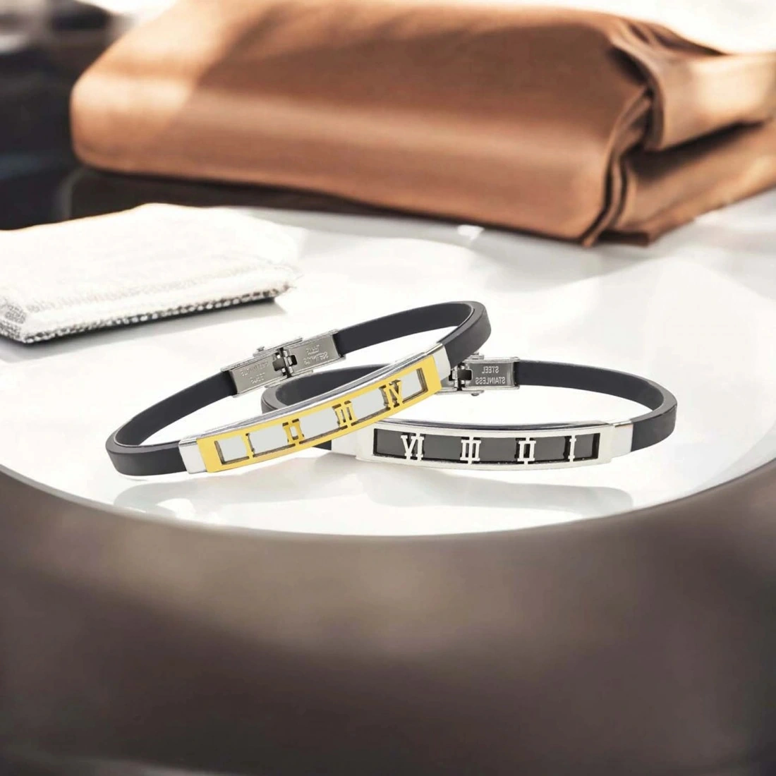 Moncuk Design Roma Rakam Desenli Çelik Bileklik 3351scb005 Sarı