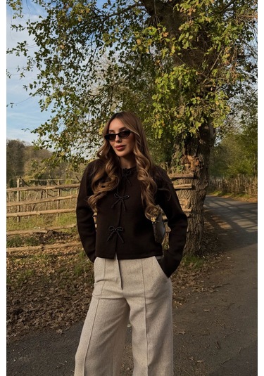 Kahverengi Fiyonk Boncuk Detaylı Hırka - 251072 Kahverengi