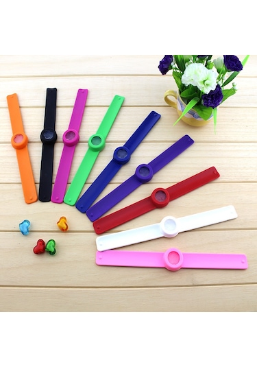 Symbee Dışarıda Spor Yaparken Bitlerden Koruma: Gıda Kalitesi Silikon Bilezik, Bitkisel Esansiyel Yağlı, 2 Dezenfektan Bloklu Rastgele Renk