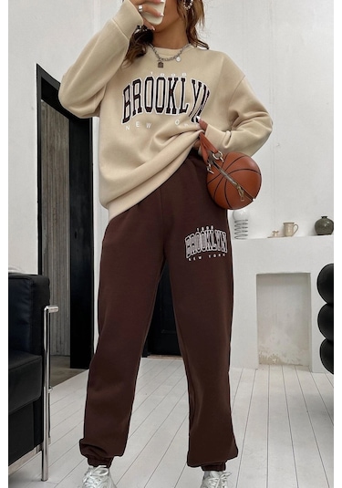 Modagen Kadın Kahverengi Bej Brooklyn Baskı Oversize Bisiklet Yaka Alt Üst Eşofman Takımı Kahverengibej