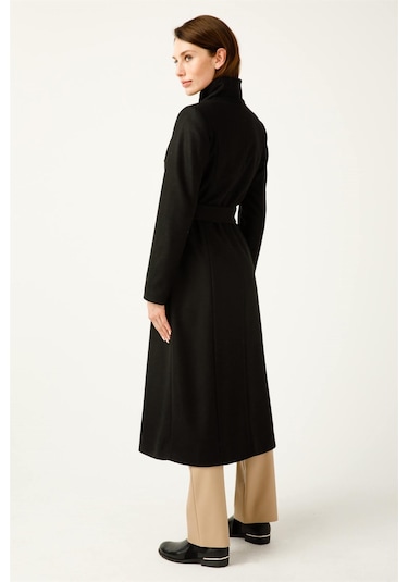 Degaje Yaka Verev Kapamalı Kaban Siyah-siyah Siyah