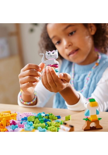 LEGO® Classic Yaratıcı Evcil Hayvanlar 11034 5+ Yaratıcı Oyuncak Yapım Seti - 450 Parça