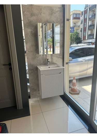 Banyo Dolabı Aynalı Cnc İşlemeli Membran Kapaklı 55 Cm Gri