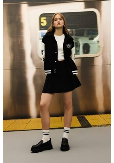 DeFacto Coool Şort Etek Yüksek Bel Pamuk Astarlı Mini Etek C7581AX24AUBK27 Siyah