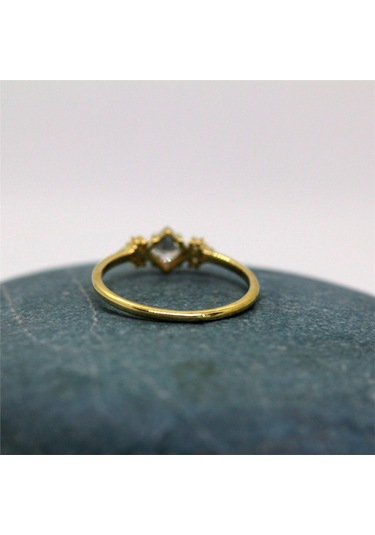 Tria Altın Yüzük-Kare Taşlı Tria Tasarım 14 Ayar Altın Yüzük-Mode