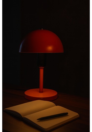 Modern Bordo Metal Masa Lambası Mantar Başlıklı Dekoratif Masa Ve Komodin Lambası Bordo