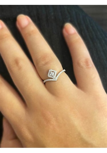Kadın Kare Taş Detay Gümüş Yüzük