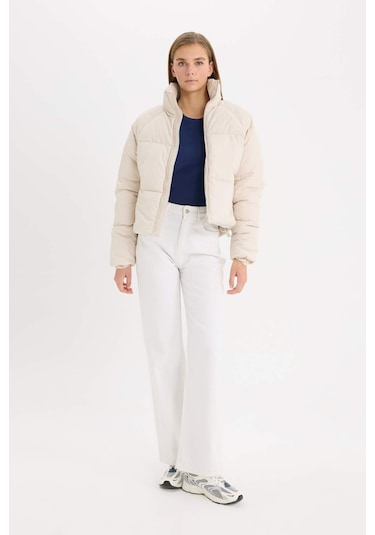 DeFacto Regular Fit Şişme Mont Fermuarlı Cepli E7385AX24WNBG418 Bej DeFacto Regular Fit Şişme Mont Fermuarlı Cepli E7385AX24WNBG418 Bej