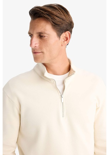 DeFacto Comfort Regular Fit Rahat Kalıp Fermuarlı Dik Yaka Basic Düz Sweatshirt X7405AZ24AUER117 DeFacto Comfort Regular Fit Rahat Kalıp Fermuarlı Dik Yaka Basic Düz Sweatshirt X7405AZ24AUER117