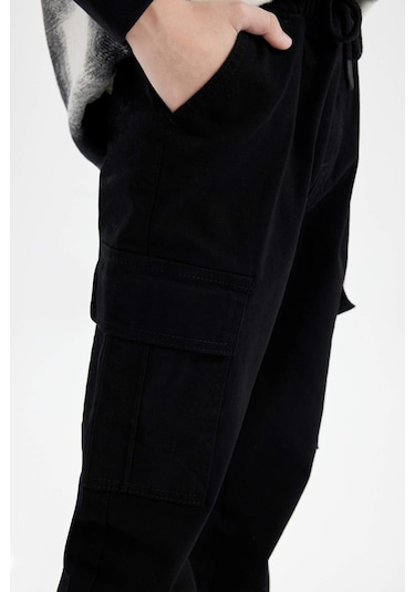 DeFacto Erkek Çocuk Kargo Cepli Beli Bağcıklı Lastikli Paça Cepli Siyah Jogger Gabardin Pantolon A9393A824AUBK81 Siyah