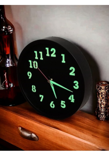Fosforlu Gece Görünen Parlayan Siyah Duvar Saati Çap 22 Cm Camsız Siyah