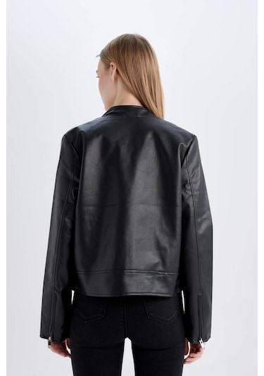 Defacto Regular Kalıp Fermuarlı Cepli Siyah Suni Deri Ceket D4176AX24AUBK27 Siyah