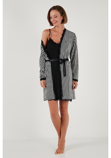 Lela Dantel Detaylı Yırtmaçlı Sabahlıklı Bayan Gecelik 6097580 Siyah-Beyaz