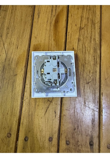 Sermer Pazarlama 1 Adet Makel Elektirik Prizi