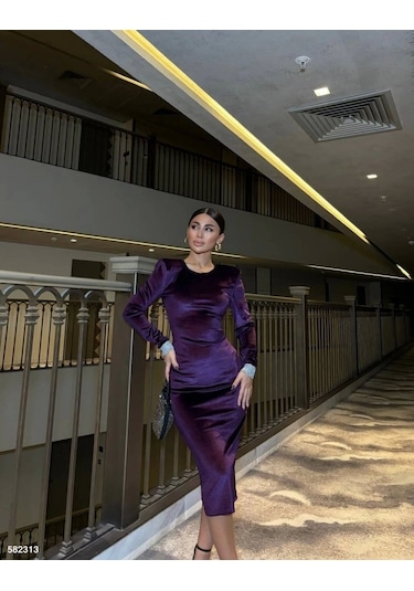 Kadın Bisiklet Yaka Vatkalı Manşet Detay Kadife Kumaş Midi Boy Elbise Mor