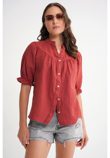 4725 Kadın Büzgü Robalı Kolu Fırfırlı Müslin Gömlek Kızılcık Kızılcık