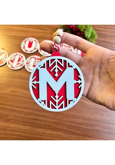 11 Harfli Kırmızı Beyaz İpli Mutlu Yıllar Yazılı Ahşap Yılbaşı Ağaç Süsü 5365