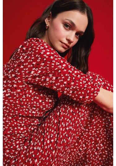 DeFacto Bodycon Vücudu Saran Kare Yaka Çiçek Desenli Yırtmaçlı Bürümcük Yarım Kol Midi Elbise Z5262AZ25SPBR466