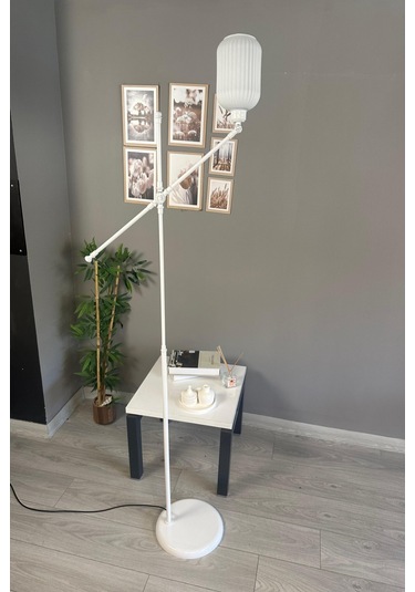 Wingmn Beyaz Cam Lambader Makas Gövde Modern Metal Oturma Odası Zemin Lambası Beyaz