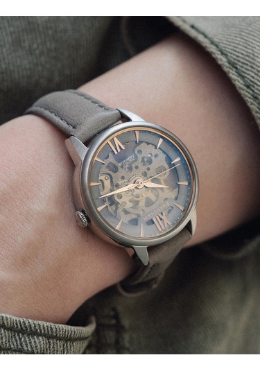 Earnshaw Es-8153-01 Kadın Kol Saati