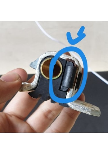 Mecerdes W123 W126 Kapı Kilit Plastik Takozu, Sert Plastiktir