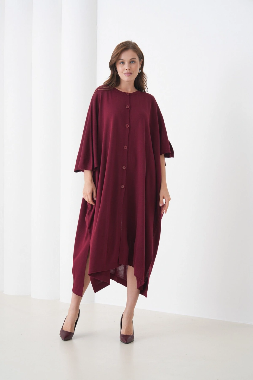 Kadın Tesettüre Uygun Önden Düğmeli Asimetrik Kesim Yarasa Kol Şık Geniş Kalıp Panço Ceket Bordo