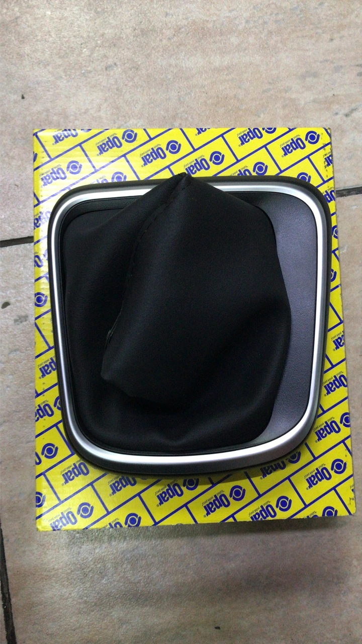 Fiat Egea Siyah Nikelajlı Vites Körüğü