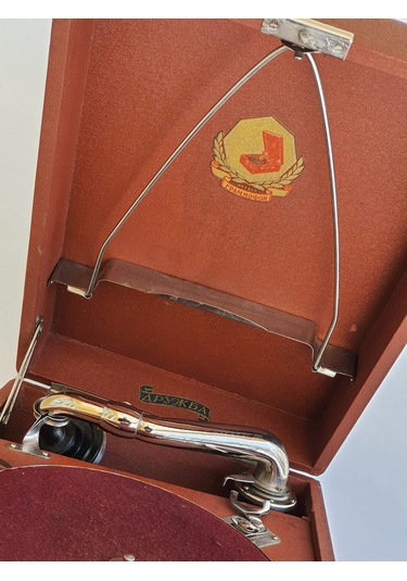 Artel Sovyet Antika Çanta Gramofon 068