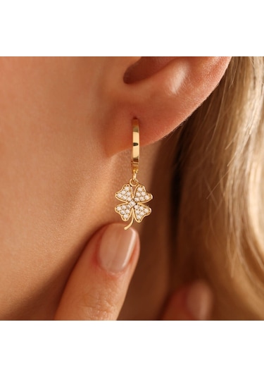 Sallantılı Altın Yonca Küpe Kalp Form