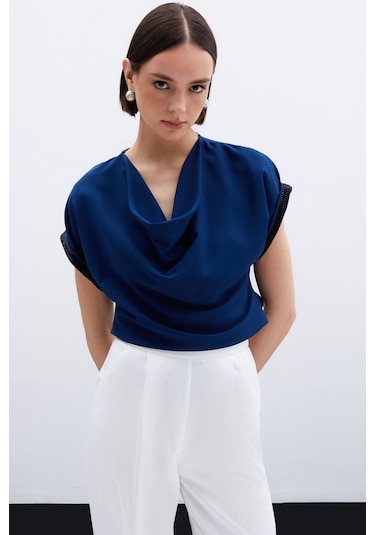 Sateen Kollar Taş Detaylı Salaş Bluz - Lacivert-135981 Lacivert