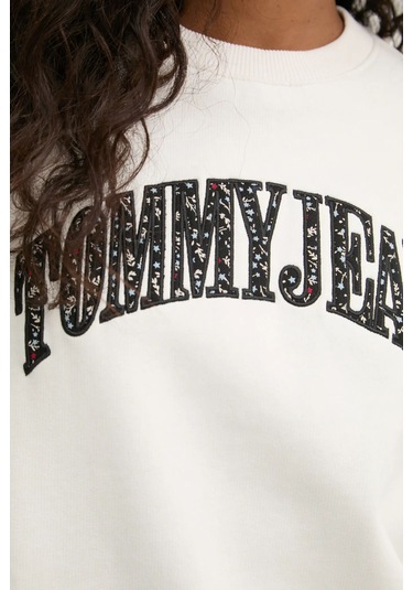 Tommy Jeans Bayan Sweat Dw0dw20172 Ybh Beyaz Beyaz