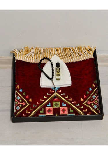 Erkekler İçin Seccade Takke Tesbih Esans Hediyelik Seti Kilim Desenli Kadife Astarlı Seccade Ve Özel Kutulu Lüks Hac Umre Hediyesi Bordo