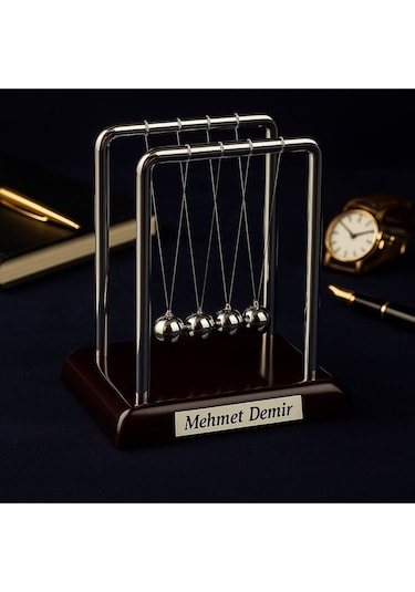 İsim Yazılı Kişiye Özel Newton Sarkaçı Metal Denge Topu Masaüstü Ofis Şık Dekoratif Hediye Büyük Boy