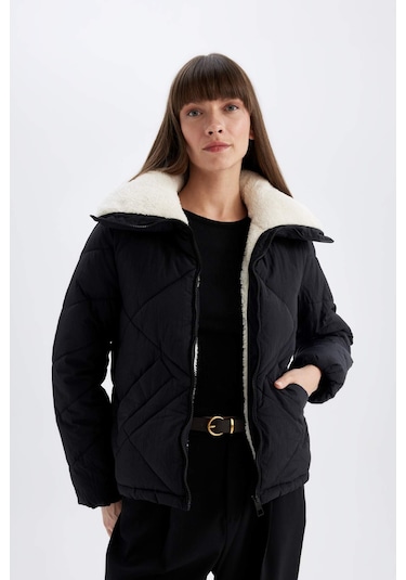 DeFacto Su İtici Puffer Şişme Mont Kapitoneli İçi Suni Kürklü Rüzgar Geçirmez Cepli A0756AX24WNBK27 Siyah