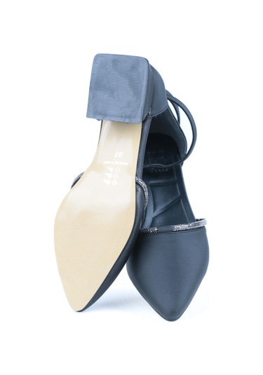 Ayakkabımood 3.5 Cm Siyah Saten Karnıyarık Topuklu Kadın Ayakkabı Siyah