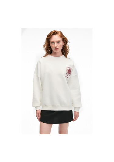 AUDRA Kadın Oversize Yuvarlak Yaka Nakış Detaylı Beyaz Sweatshirt
