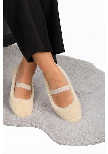 Krem Peluş Tüylü Bant Detaylı Kadın Ev Ayakkabısı Babet Krem