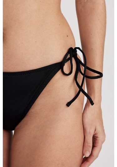 DeFacto Regular Fit Bikini Altı-Fall in Love T3670AZ24SMBK81