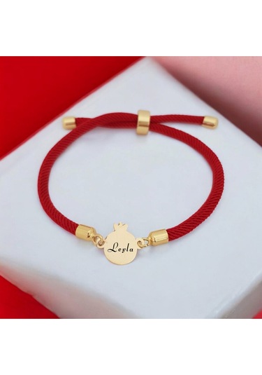Leyla İsmine Özel İpek Örgülü 14 Ayar Altın Plakalı Nar Motifli Hediye Bileklik-323isim-kırmızı Altın