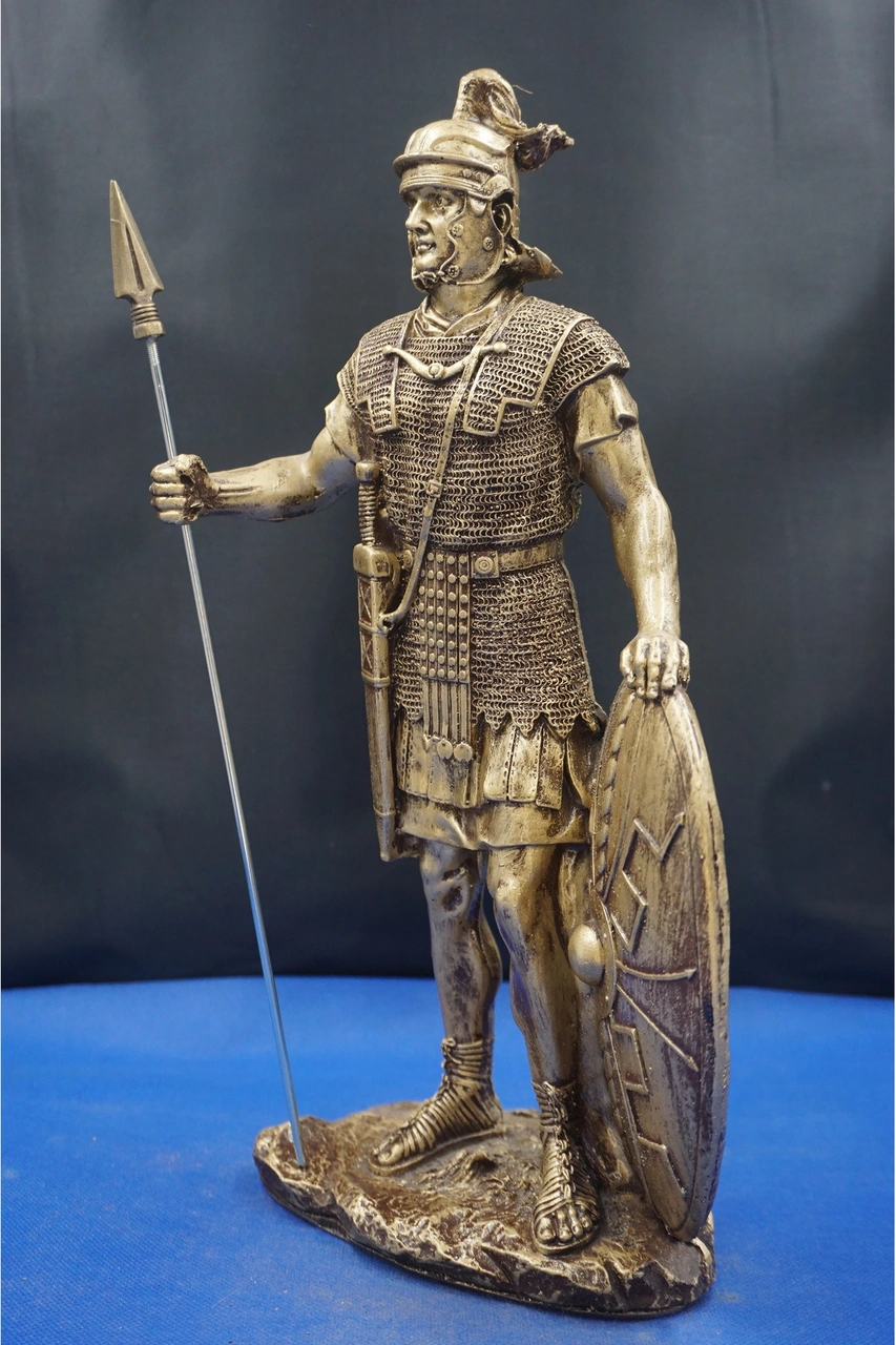 Mızrak Ve Kalkanı İle Roma Savaşçı Heykeli Biblo Ev Dekor & Hediyelik Aksesuar 32 Cm Altın