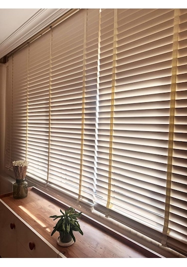 Beyaz Gerçek Ahşap Jaluzi 50mm Zincirli Redüktörlü Kurdelalı Ajs1001 Beyaz