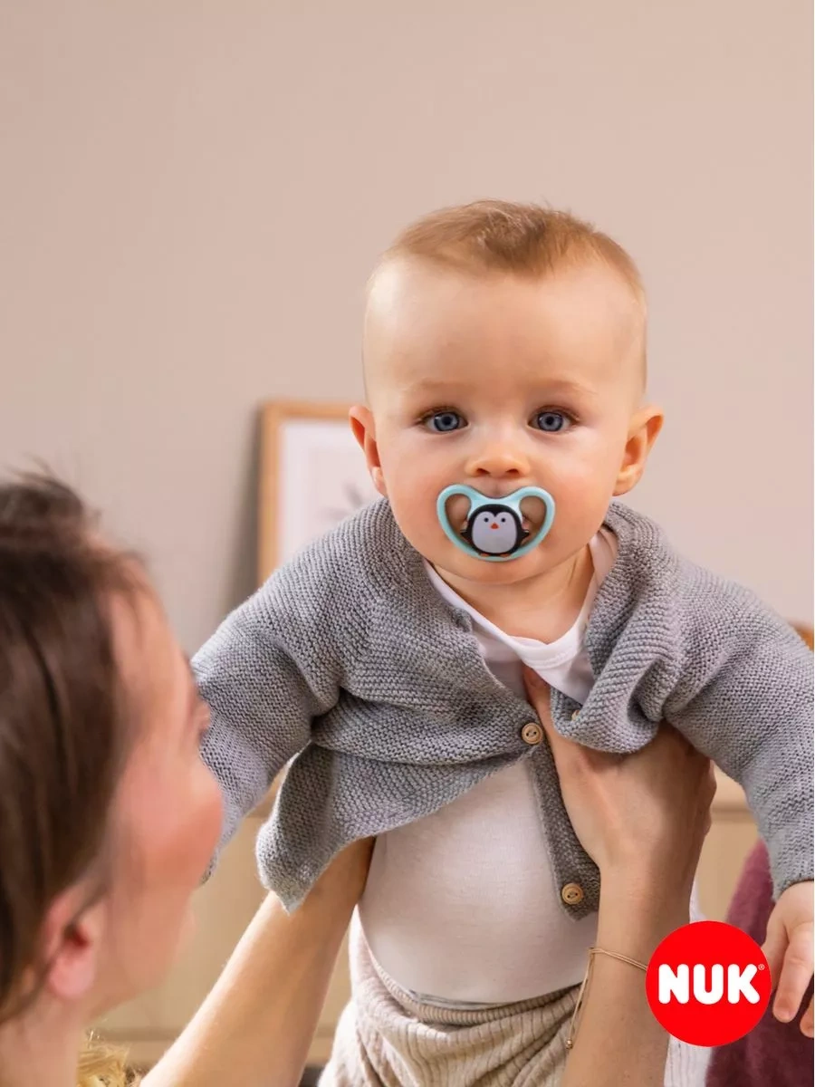 Nuk Ortodontik Silikon Emzik, 0,2 Adet Kutu İçinde 187532942 Kırmızı