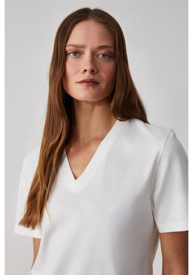 ALINE Kadın %100 organik Pamuk Derin V Yakalı Comfort Fit Beyaz T-Shirt