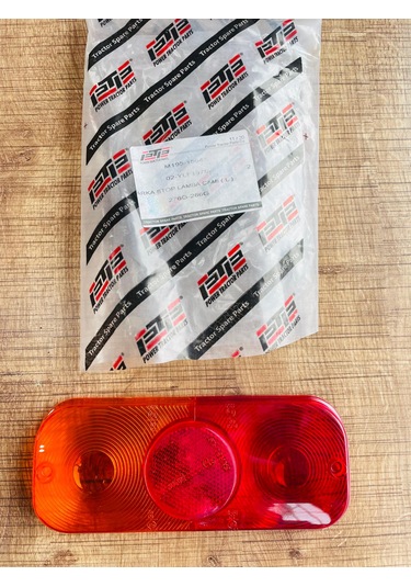 Massey Ferguson Arka Stop Lambası Camı Sol