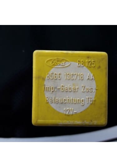 85Gg13C718Aa Ford Fiesta Escort Rölesi