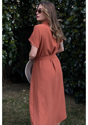 Kadın Kiremit Kısa Kol, Gömlek Yaka, Düz Desen, Çift Cepli, Aerobin Kumaş, Kuşaklı Maxi Elbise Kiremit