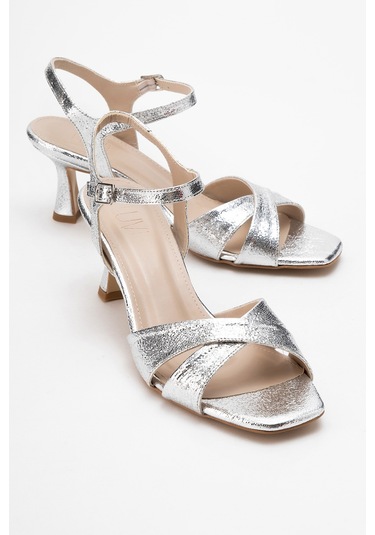 Melin Gümüş Desenli Çapraz Bantlı Kadın Topuklu Ayakkabı Gümüş